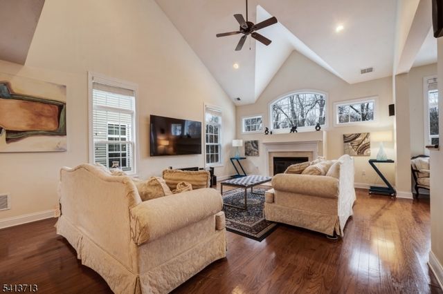 47 Schindler Ct, Franklin Twp., NJ 08873