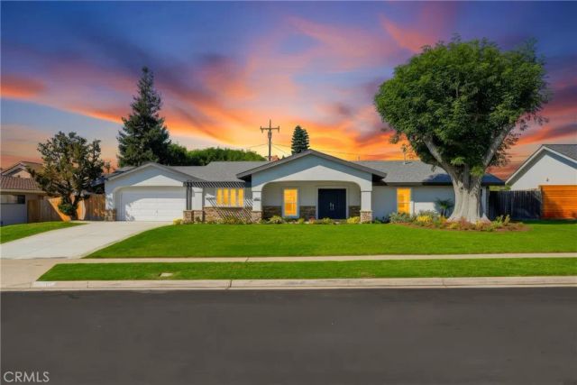 13851 Gimbert, North Tustin, CA 92705