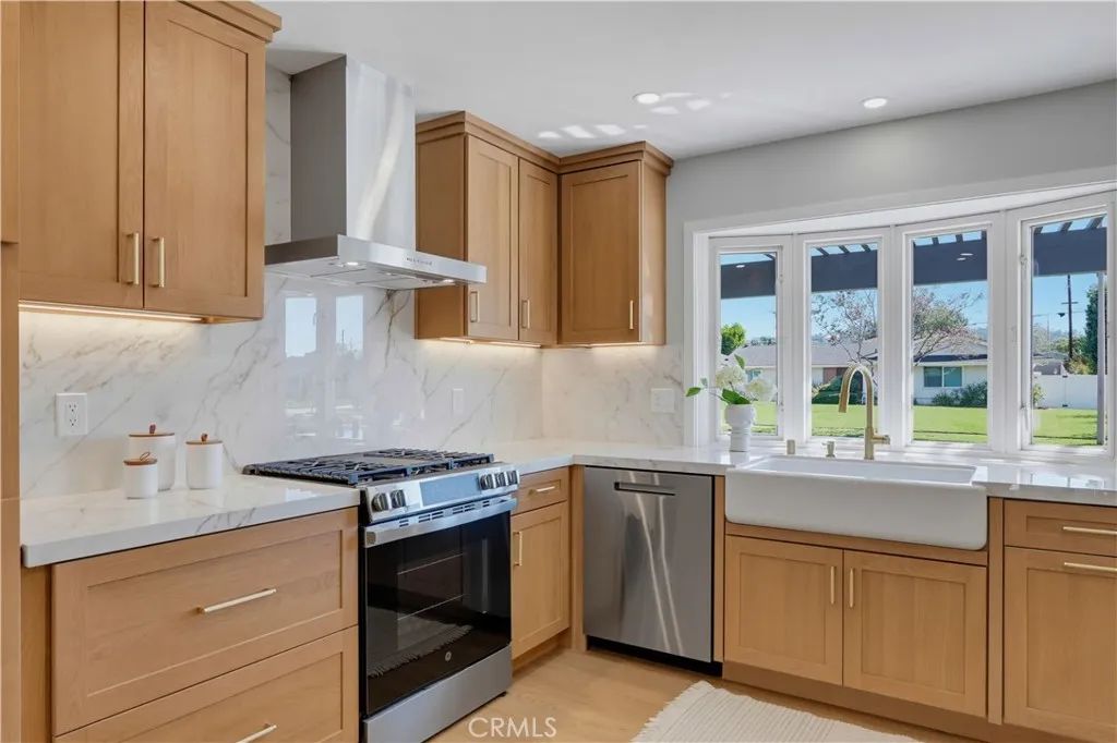 13851 Gimbert, North Tustin, CA 92705