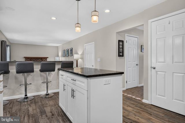 864 HAWTHORN AVE, Mechanicsburg, PA 17055