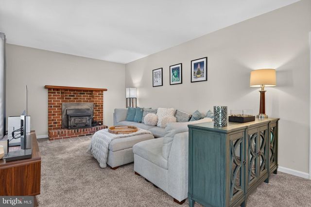 864 HAWTHORN AVE, Mechanicsburg, PA 17055
