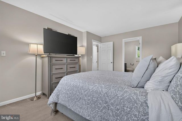 864 HAWTHORN AVE, Mechanicsburg, PA 17055