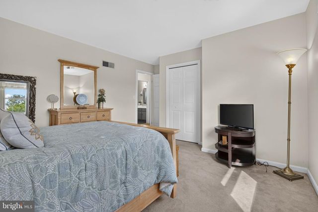 864 HAWTHORN AVE, Mechanicsburg, PA 17055