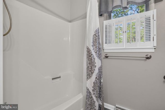 864 HAWTHORN AVE, Mechanicsburg, PA 17055