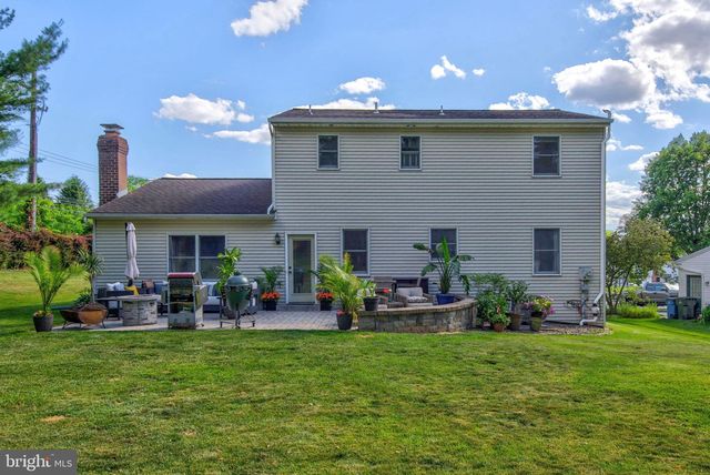 864 HAWTHORN AVE, Mechanicsburg, PA 17055