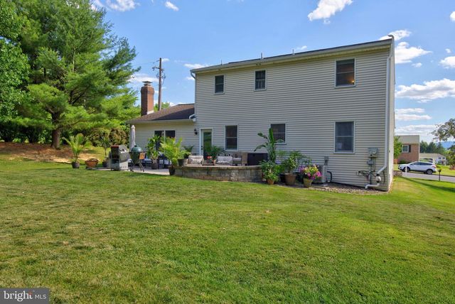 864 HAWTHORN AVE, Mechanicsburg, PA 17055