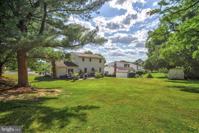 864 HAWTHORN AVE, Mechanicsburg, PA 17055