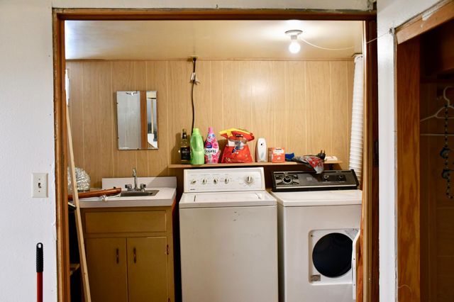 216 6th Street W, Thief River Falls, MN 56701