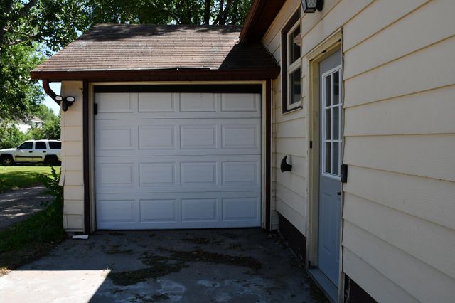 216 6th Street W, Thief River Falls, MN 56701