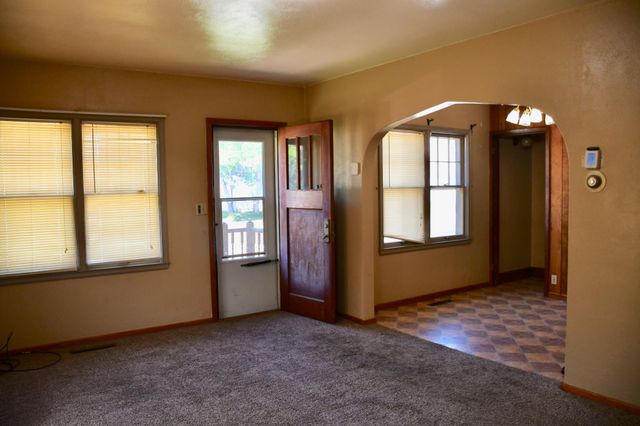 216 6th Street W, Thief River Falls, MN 56701