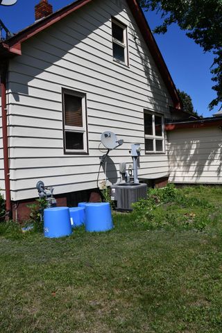 216 6th Street W, Thief River Falls, MN 56701