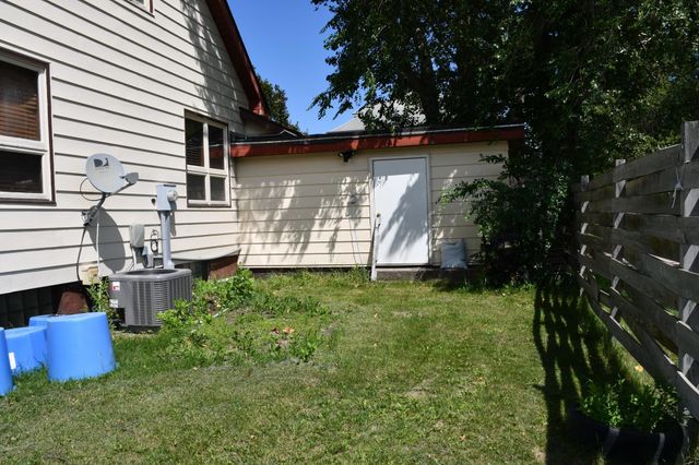 216 6th Street W, Thief River Falls, MN 56701