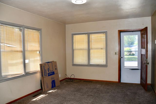 216 6th Street W, Thief River Falls, MN 56701