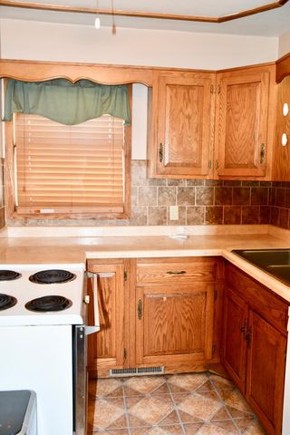 216 6th Street W, Thief River Falls, MN 56701