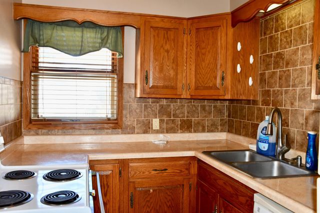 216 6th Street W, Thief River Falls, MN 56701