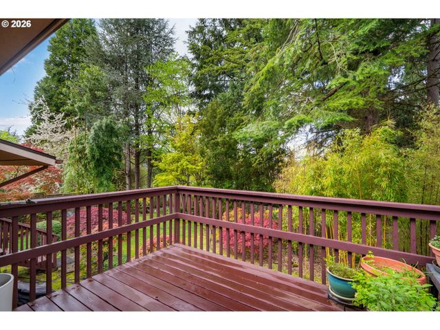 3817 Sw BAIRD St, Portland, OR 97219