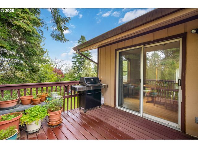 3817 Sw BAIRD St, Portland, OR 97219