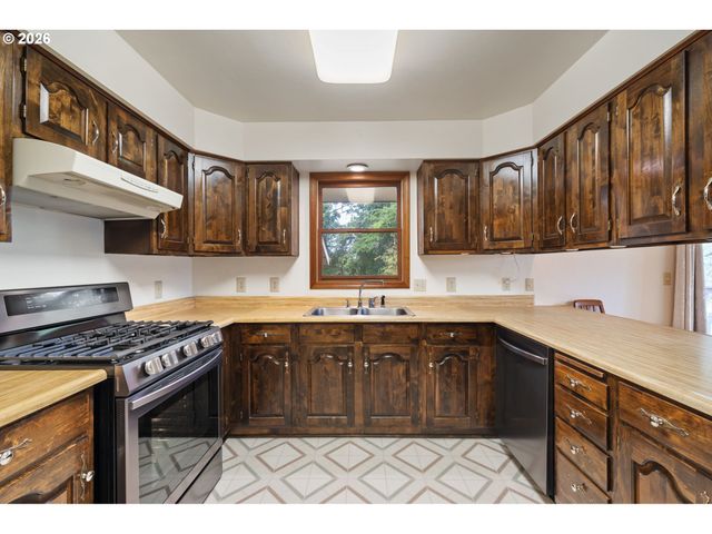 3817 Sw BAIRD St, Portland, OR 97219