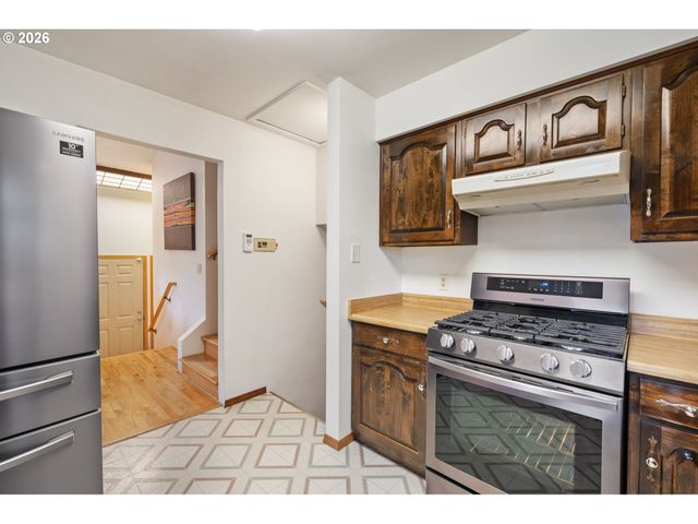 3817 Sw BAIRD St, Portland, OR 97219