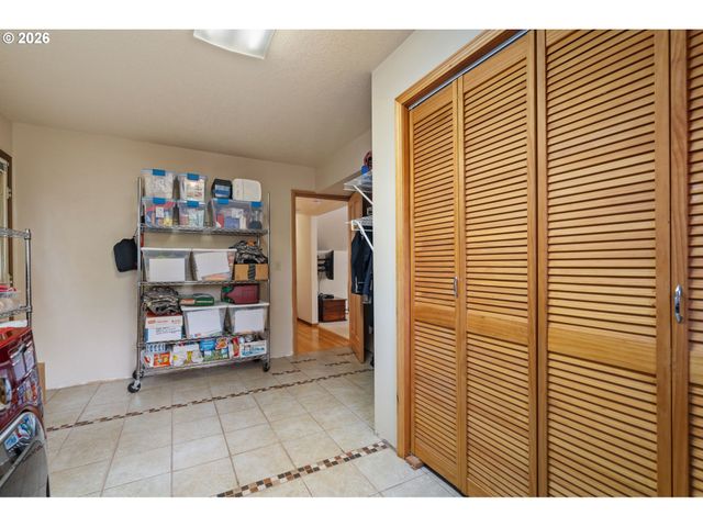 3817 Sw BAIRD St, Portland, OR 97219