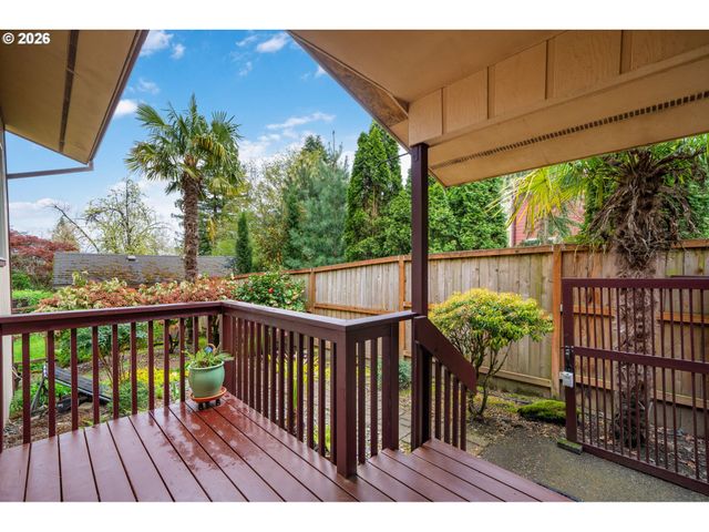 3817 Sw BAIRD St, Portland, OR 97219