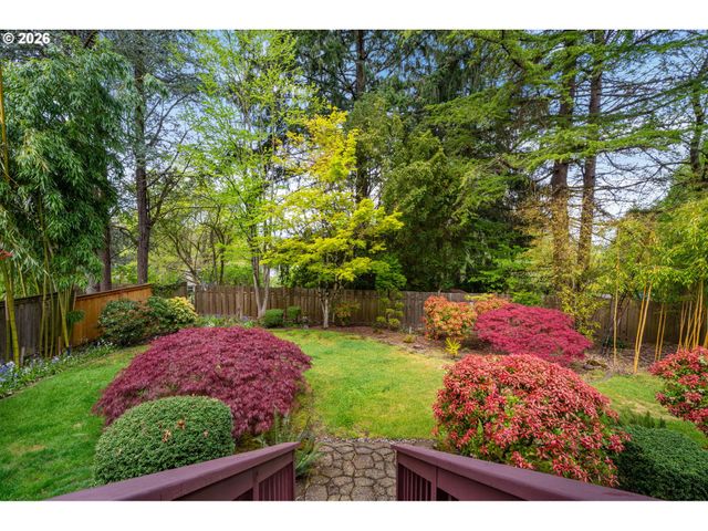 3817 Sw BAIRD St, Portland, OR 97219