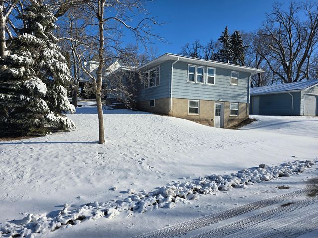 421 West Avenue, Detroit Lakes, MN 56501