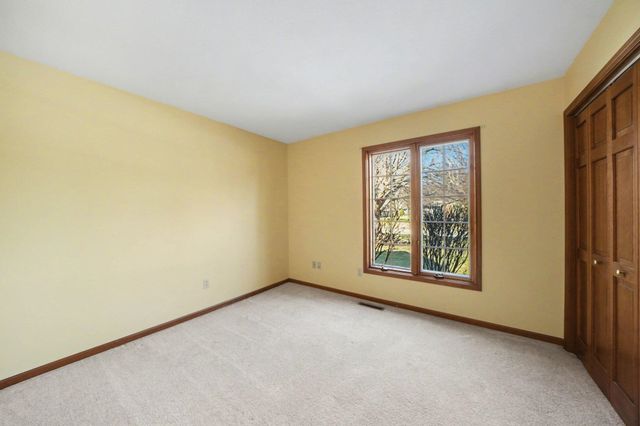 22136 Bee Court, South Bend, IN 46628