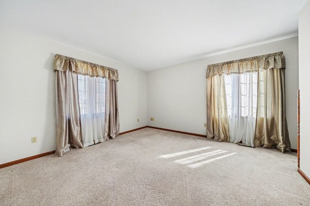 22136 Bee Court, South Bend, IN 46628