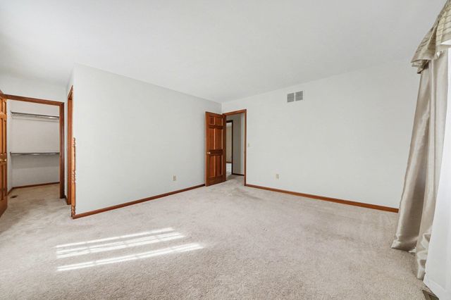 22136 Bee Court, South Bend, IN 46628