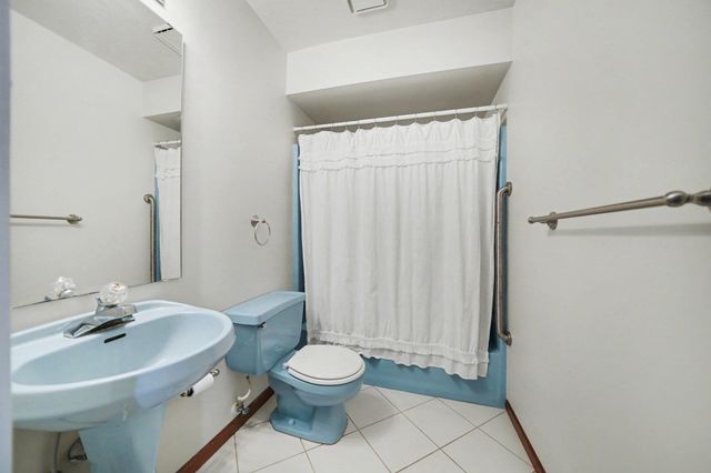 22136 Bee Court, South Bend, IN 46628