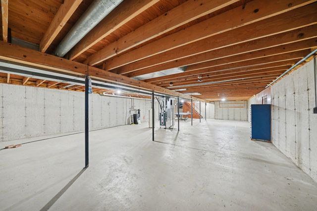 22136 Bee Court, South Bend, IN 46628