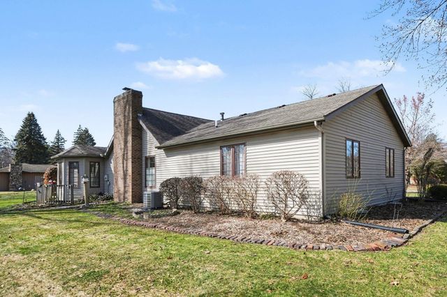 22136 Bee Court, South Bend, IN 46628