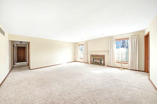 22136 Bee Court, South Bend, IN 46628