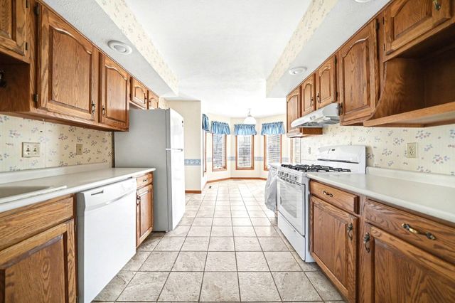 22136 Bee Court, South Bend, IN 46628