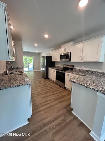 806 Discovery Cove, Newport, NC 28570