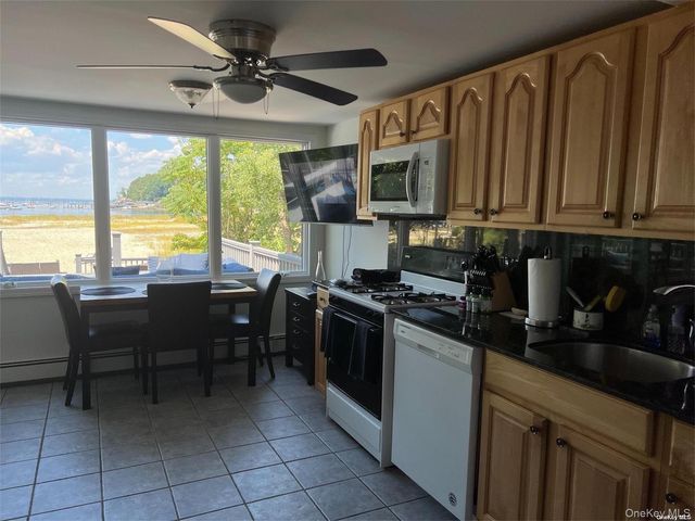18 Shore Road, Sea Cliff, NY 11579