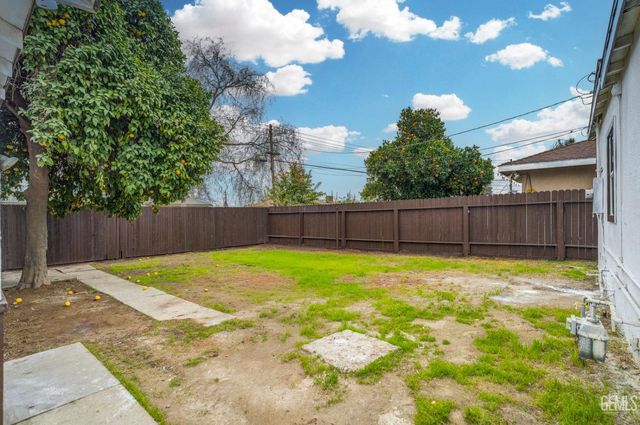 615 Linda Vista Drive, Bakersfield, CA 93308