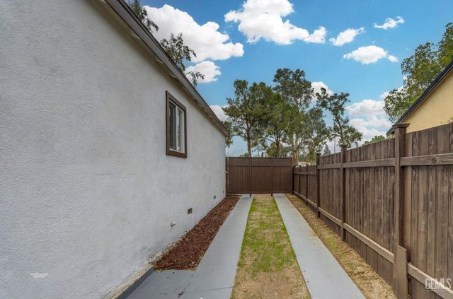 615 Linda Vista Drive, Bakersfield, CA 93308