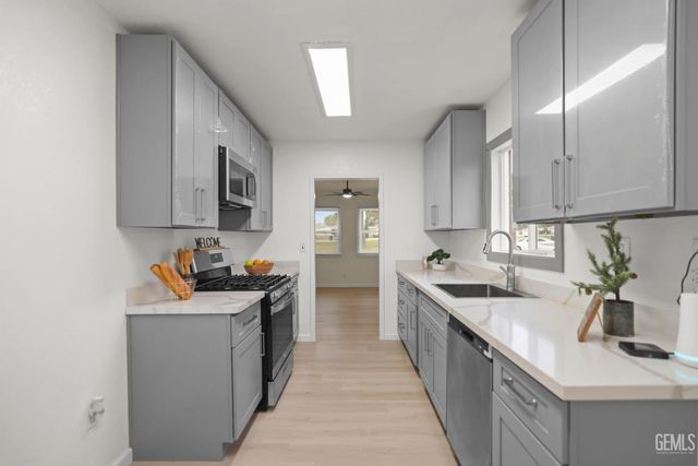 615 Linda Vista Drive, Bakersfield, CA 93308