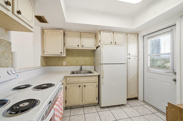 1333 E HALLANDALE BEACH Boulevard 335, Hallandale Beach, FL 33009