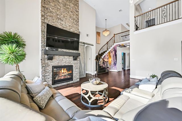 1310 Tamina Pass Lane, Friendswood, TX 77546