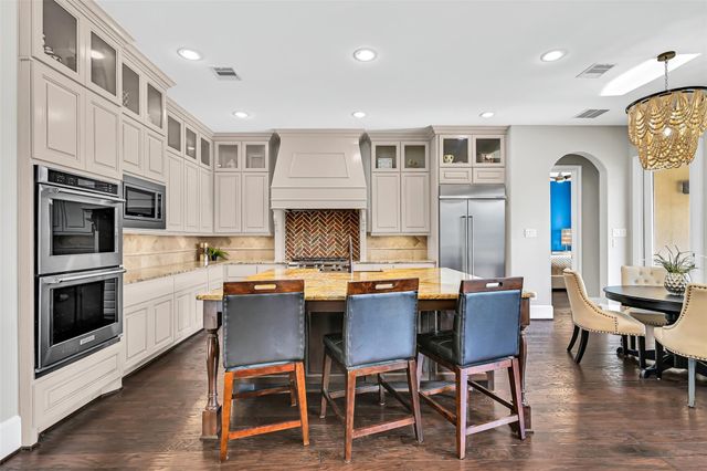 1310 Tamina Pass Lane, Friendswood, TX 77546