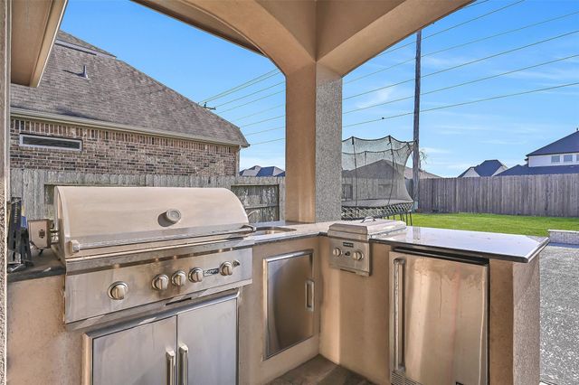 1310 Tamina Pass Lane, Friendswood, TX 77546