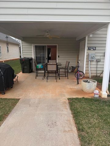 1076 Cranberry CT, Moneta, VA 24121