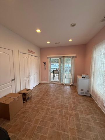 1076 Cranberry CT, Moneta, VA 24121