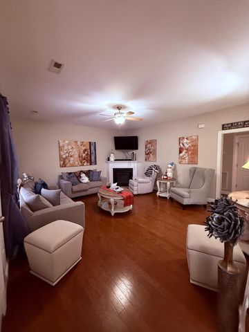 1076 Cranberry CT, Moneta, VA 24121