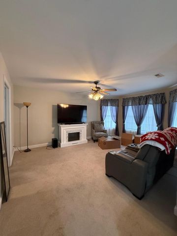 1076 Cranberry CT, Moneta, VA 24121