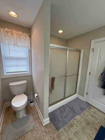 1076 Cranberry CT, Moneta, VA 24121