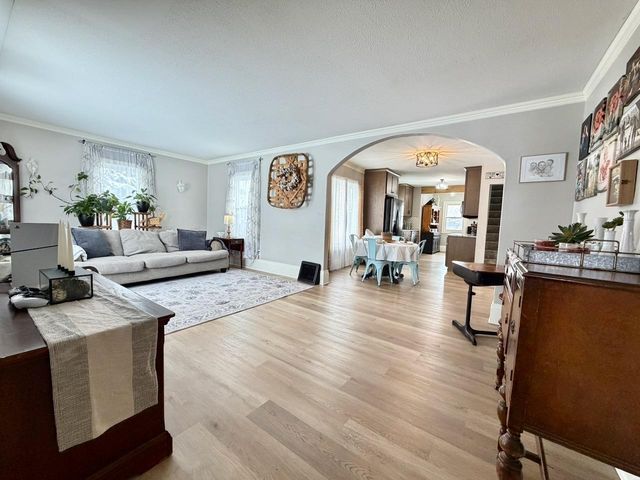 817 W Lincoln Avenue, Fergus Falls, MN 56537